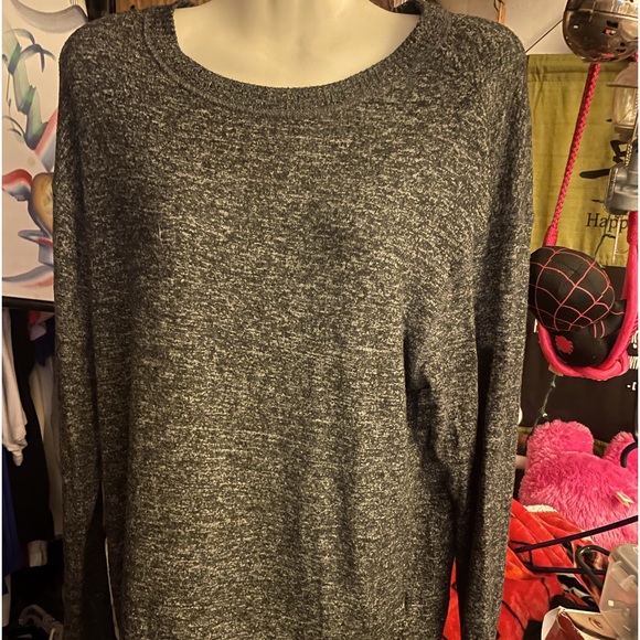 Hollister Sweater - Picture 1 of 4